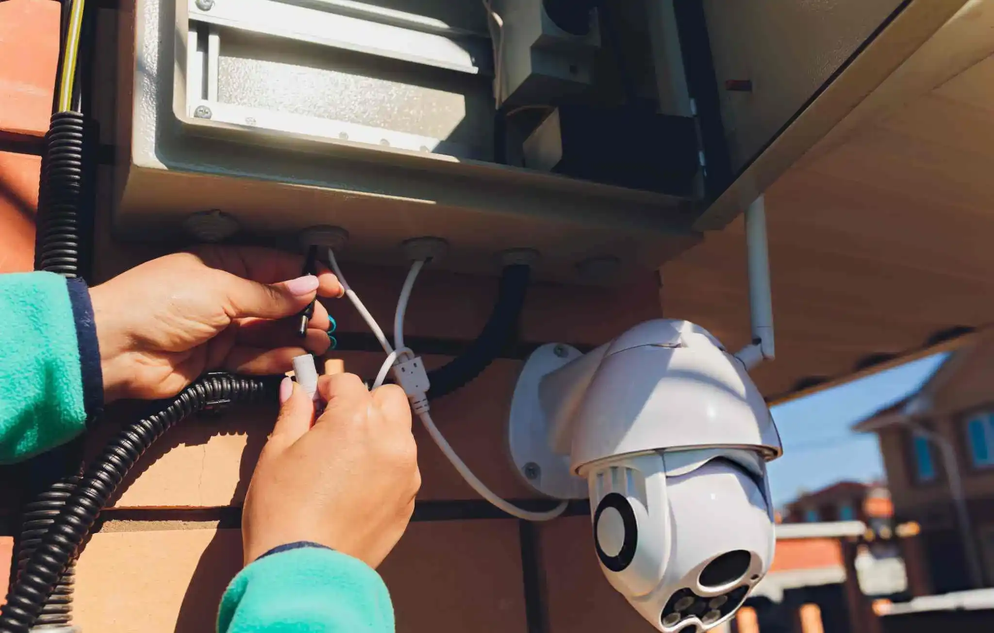 Wired vs Wireless CCTV for Homes