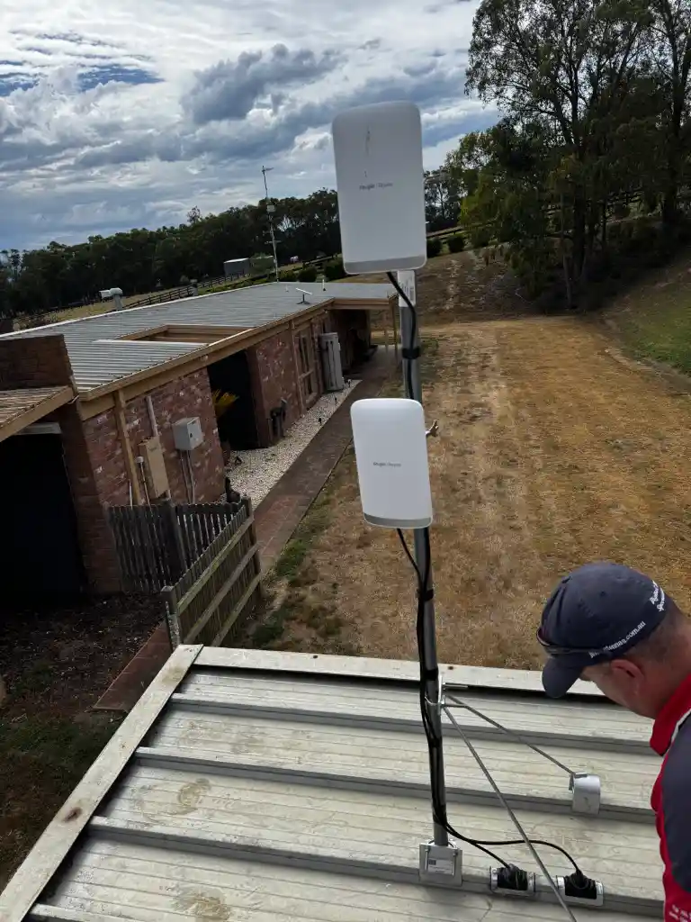 Point to point wireless antennas mounted at a rural Victorian property